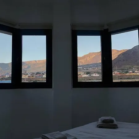 Atico En Candelaria 아파트